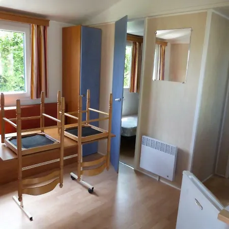 Camping Le Bellevue Proche De Royan Barzan
