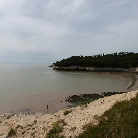 Camping Camping Le Bellevue Proche De Royan *